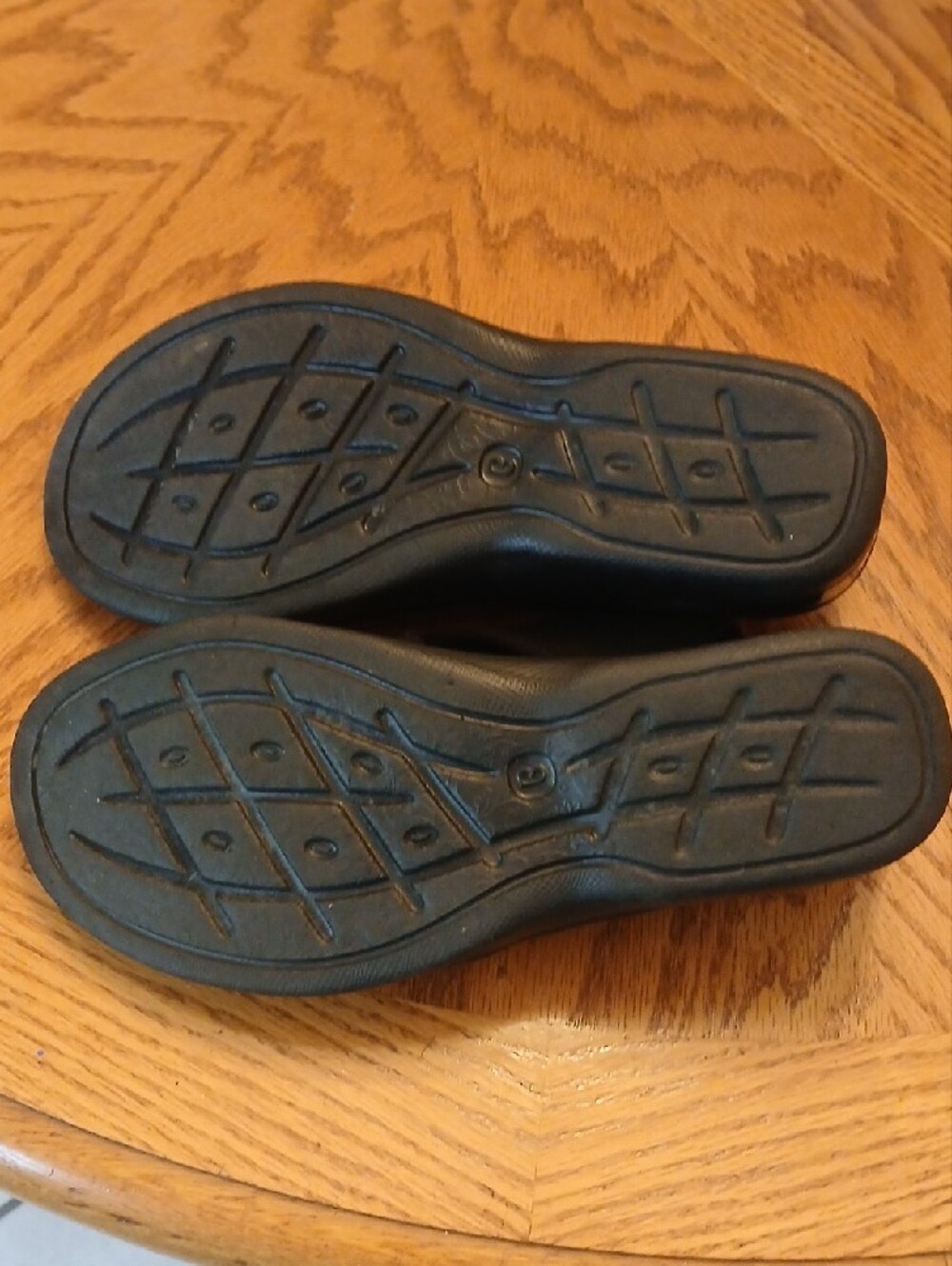 Bzees Black Slingback Sandals with Sparkle Embellishments - Picture 5 of 7